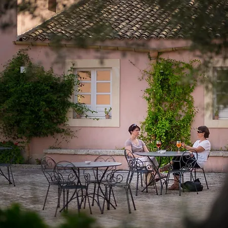 Masseria Degli Ulivi - Noto ホテル 4*