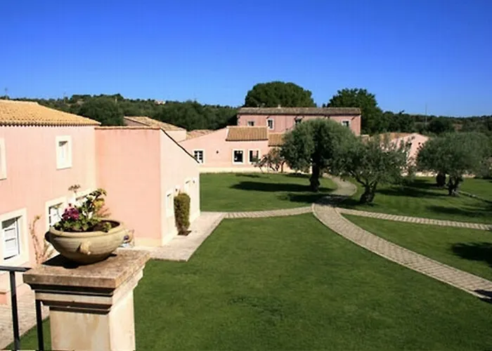 Masseria Degli Ulivi - Noto Hotel 4*