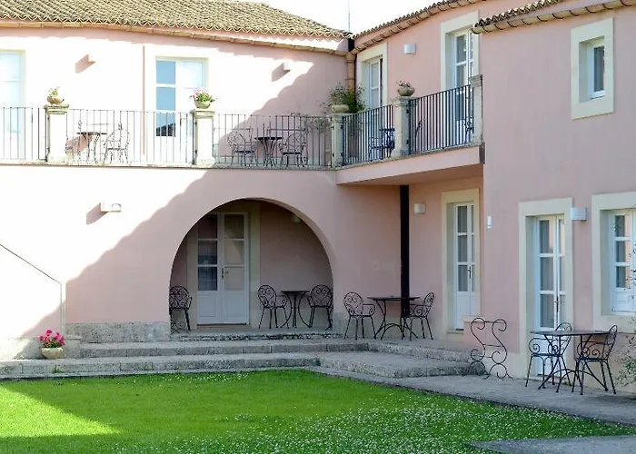 Masseria Degli Ulivi - Noto Hotel